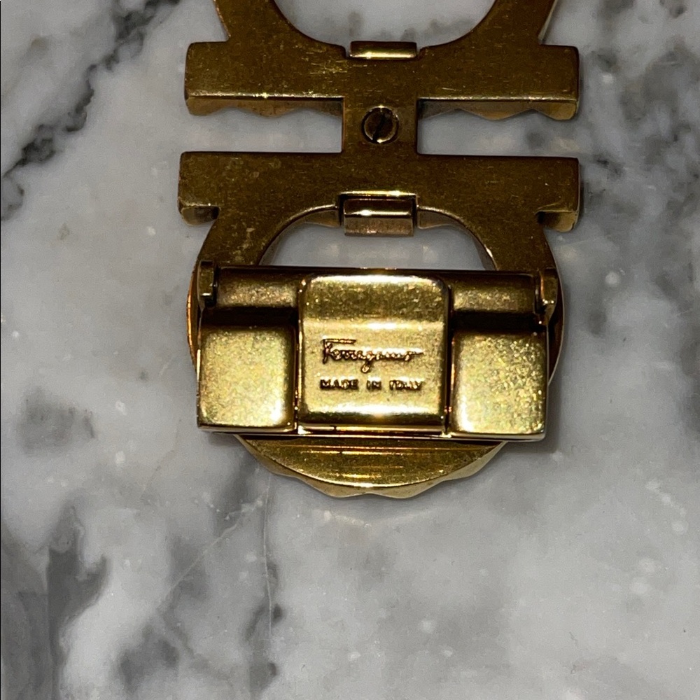 Salvatore Ferragamo Gold Textured Belt Buckle - Picture 3 of 4